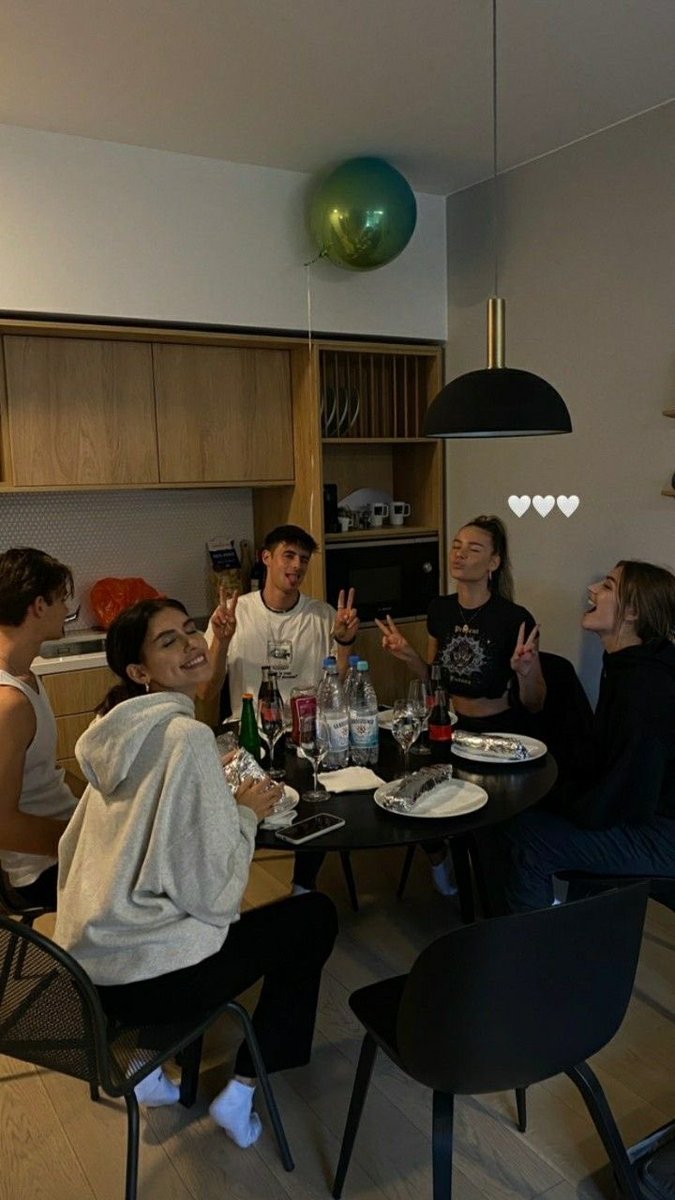 fasshionlover's tweet photo. - game night https://t.co/K79aftjbcM