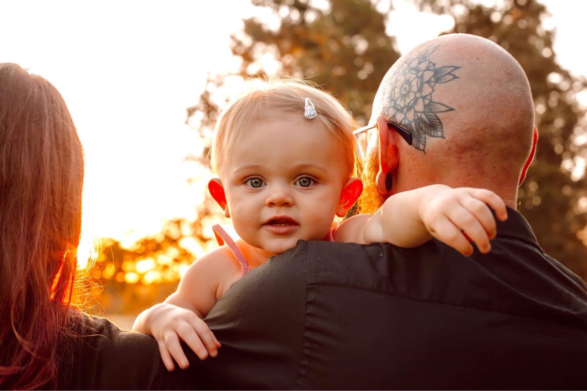 MrBradPrime's tweet photo. Sneak Peek 👀

We had a little photoshoot with the talented Knots Photography and the photos turned out so so beautiful 🙌❤️

#photography #family #love https://t.co/MFw35CWW2N