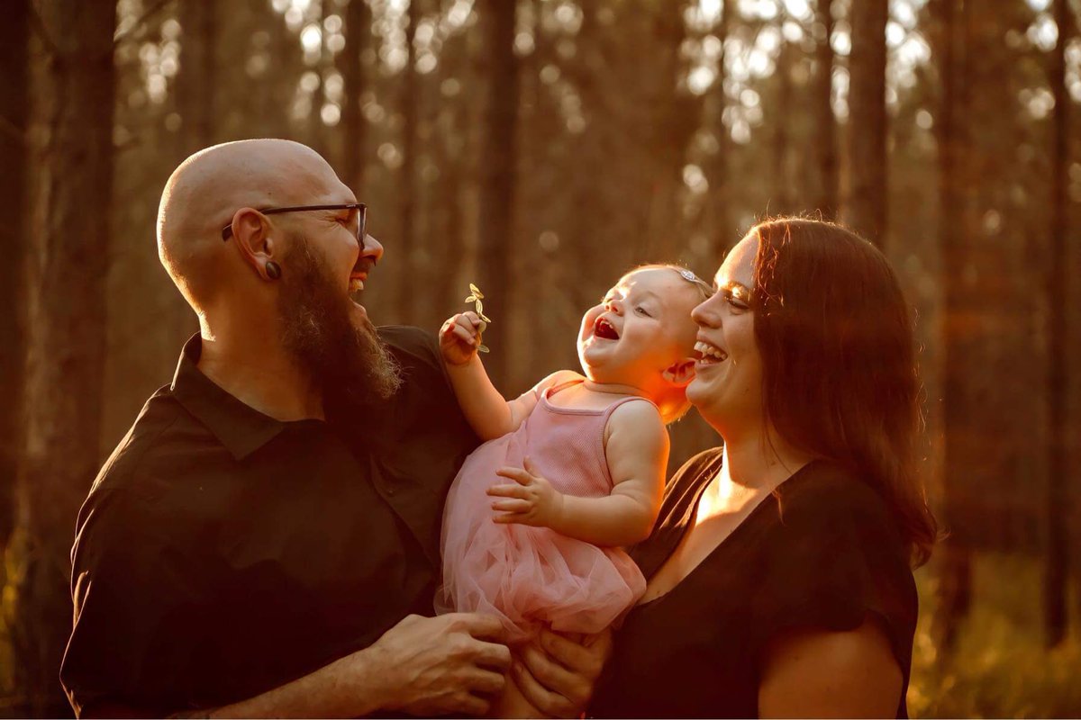 MrBradPrime's tweet photo. Sneak Peek 👀

We had a little photoshoot with the talented Knots Photography and the photos turned out so so beautiful 🙌❤️

#photography #family #love https://t.co/MFw35CWW2N
