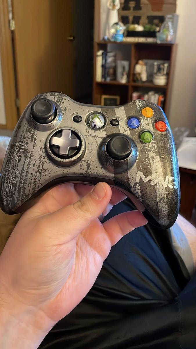 DeceiverThee's tweet photo. Look at what my wife got me!!! I love COD collectibles!!! #CallofDuty #Collectibles #codhistory #gift https://t.co/3YEwpdRgMU