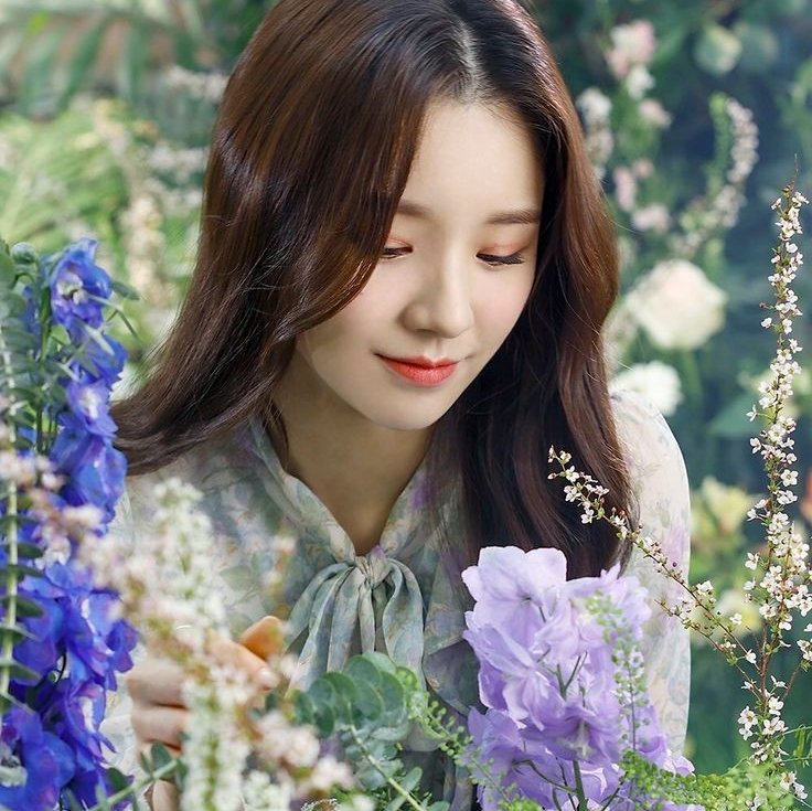 hazzeruu's tweet photo. Jeon Heejin Aesthetic Pack Layout 
RT / FAV if you save or use it. https://t.co/2FQmKvwQ1V