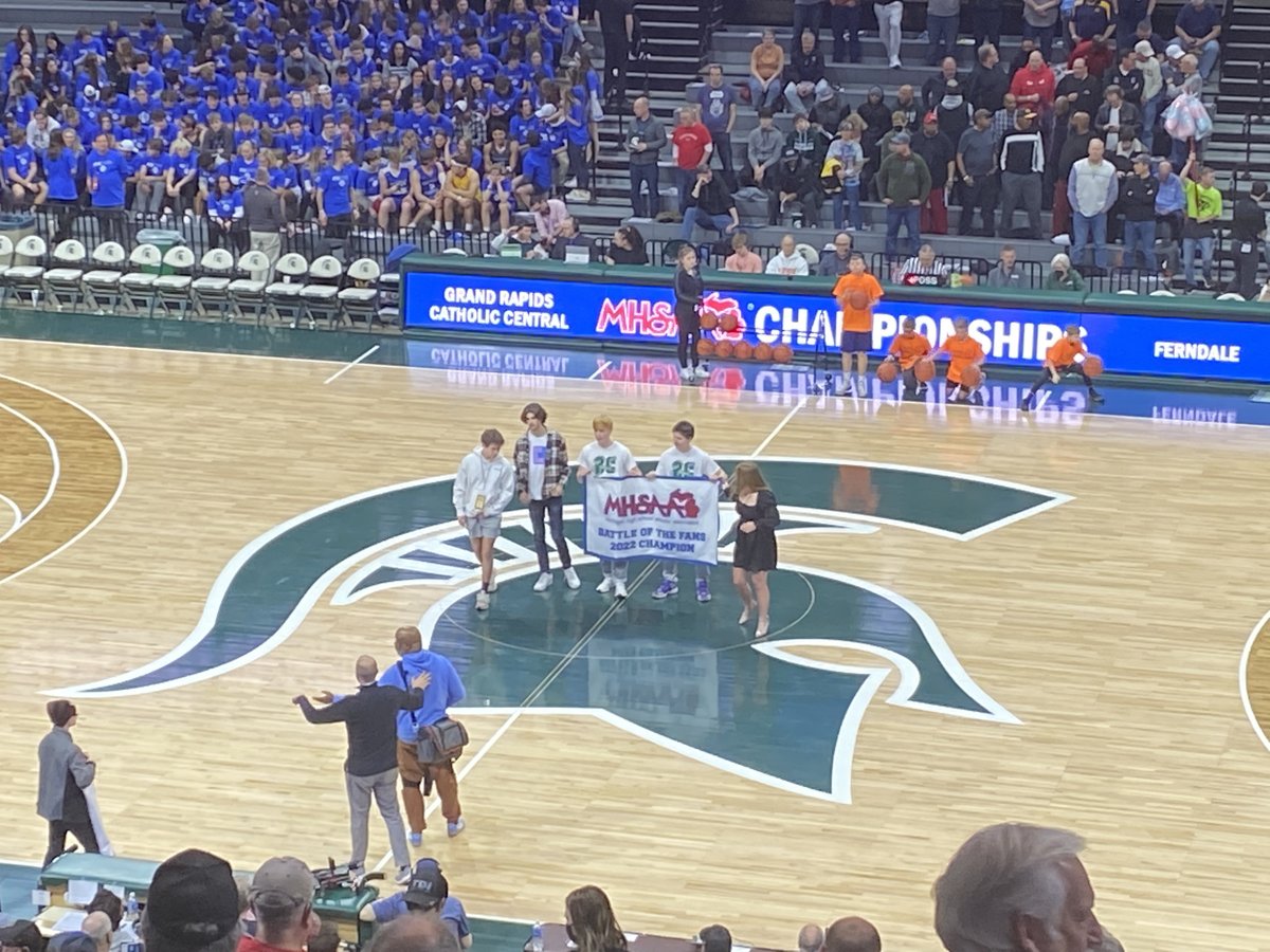 TCWSHTitans's tweet photo. West Student Senators were invited to MSU’s Breslin Center this afternoon to receive their MHSAA Battle of the Fans championship banner during the boys basketball state finals! Go West! https://t.co/GuR1opMTWy