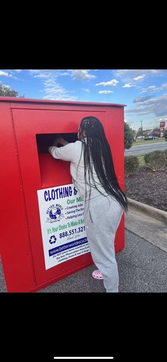 SWK69890's tweet photo. Norfolk State University’s Social Worker’s making a change in the world by donating clothes &amp; shoes to donation boxes around Hampton Roads! #promotesocialjustice 
#advocacy 
#socialjustice
#equality https://t.co/SMcki4a3dr
