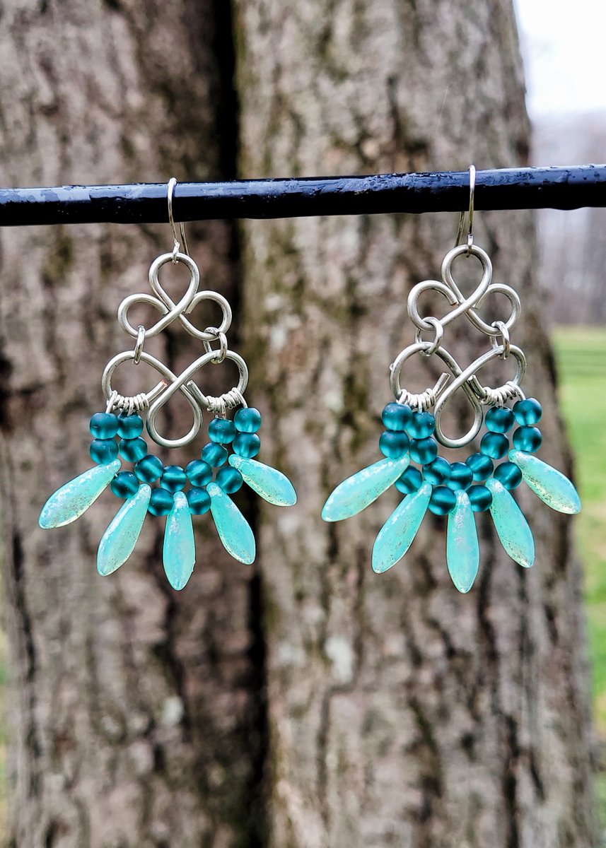 Check out these spring time danglers. All wire work hand crafted.

#handcrafted #jewelryforwomen #jewelrylover #craft #artist