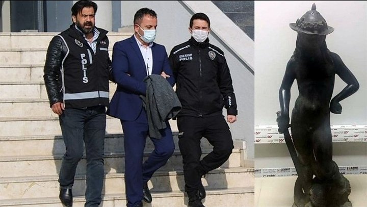 Müze müdürü tarihi eser kaçakçılığından tutuklandı.