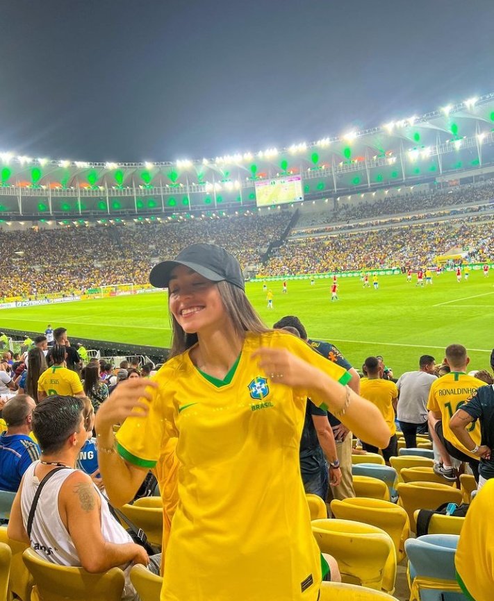 picsbabi's tweet photo. 💚💛 https://t.co/uvnDPUMgL8