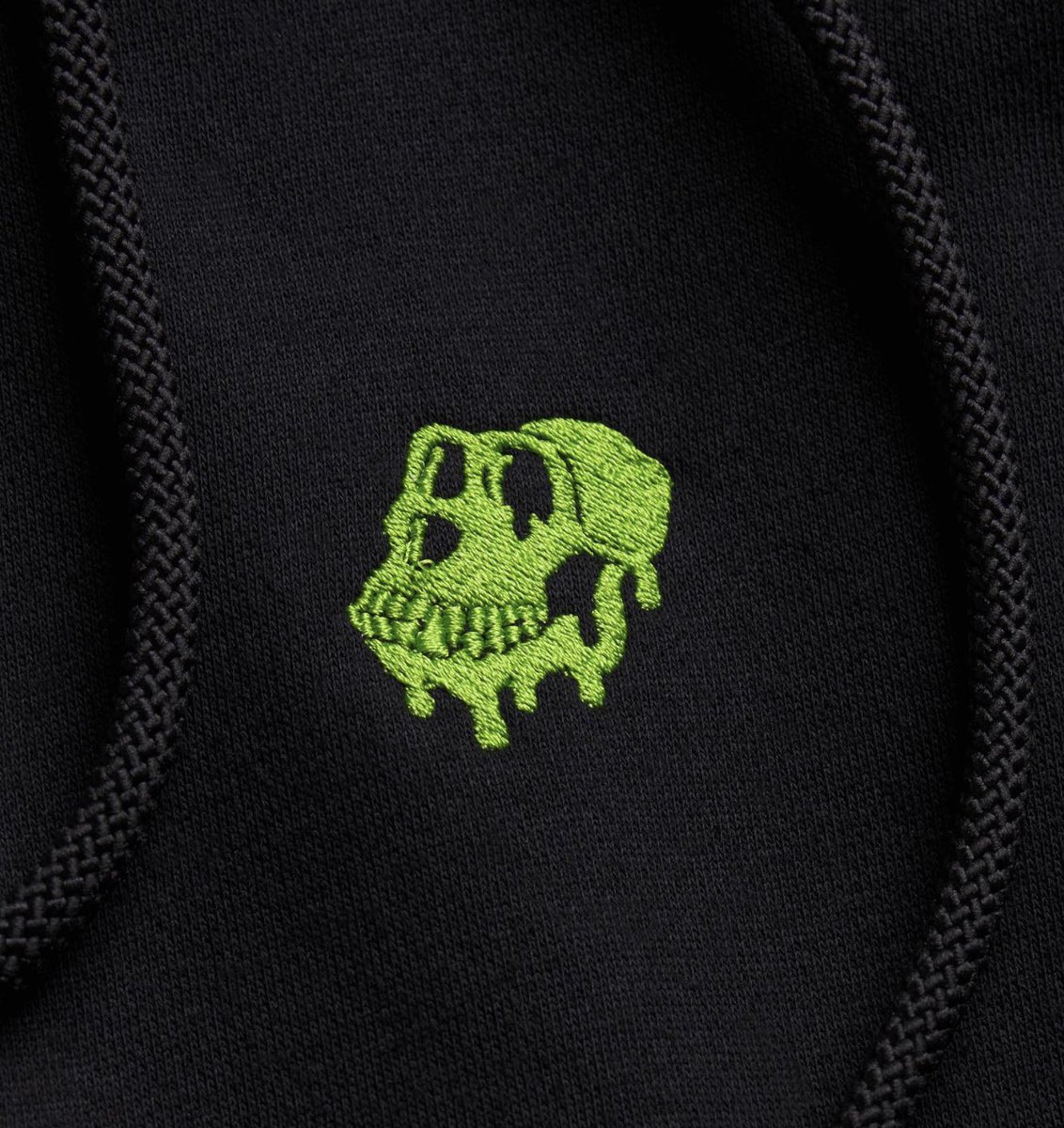 Jareddwweq's tweet photo. Merch looks amazing &amp;amp; love that it's only accepting $APE as a good use case for the coin. https://t.co/gHXVoSYyhk
