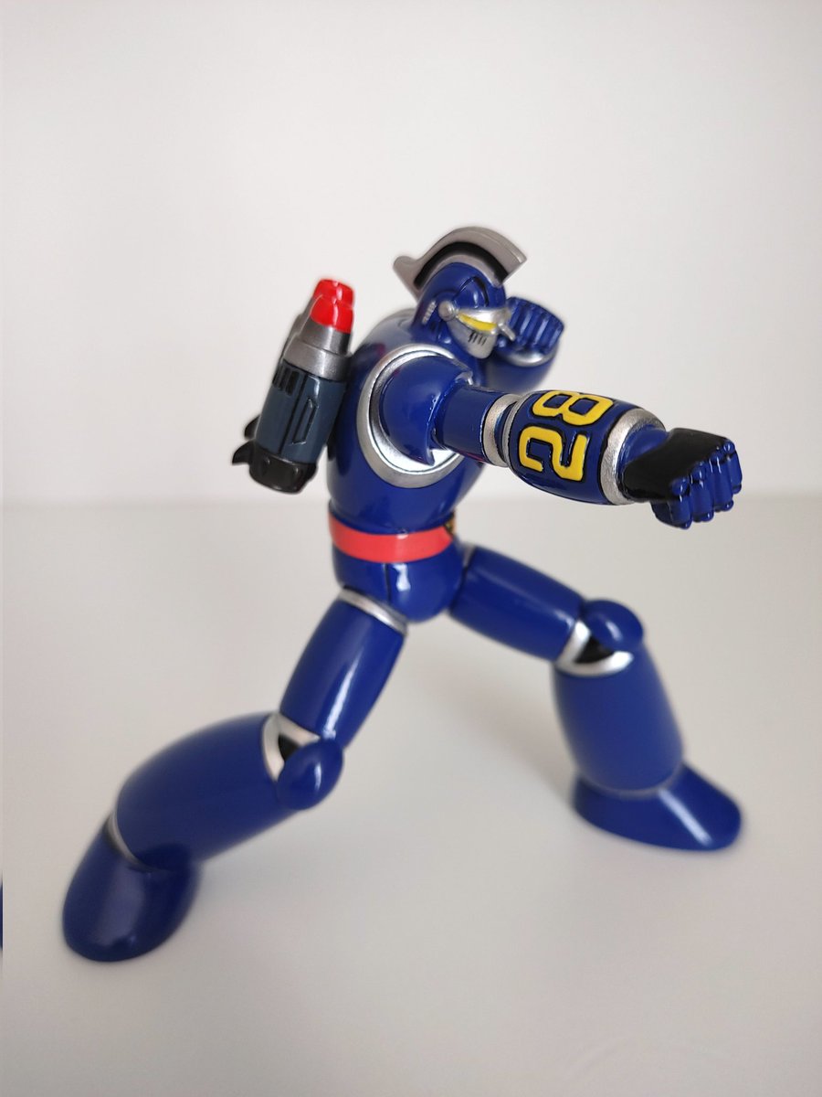 The figure is based on the remake of the first mecha anime #tetsujin28 known in the U.S. as #gigantor. Released in 1963 and is about a boy with a remote controlled super robot