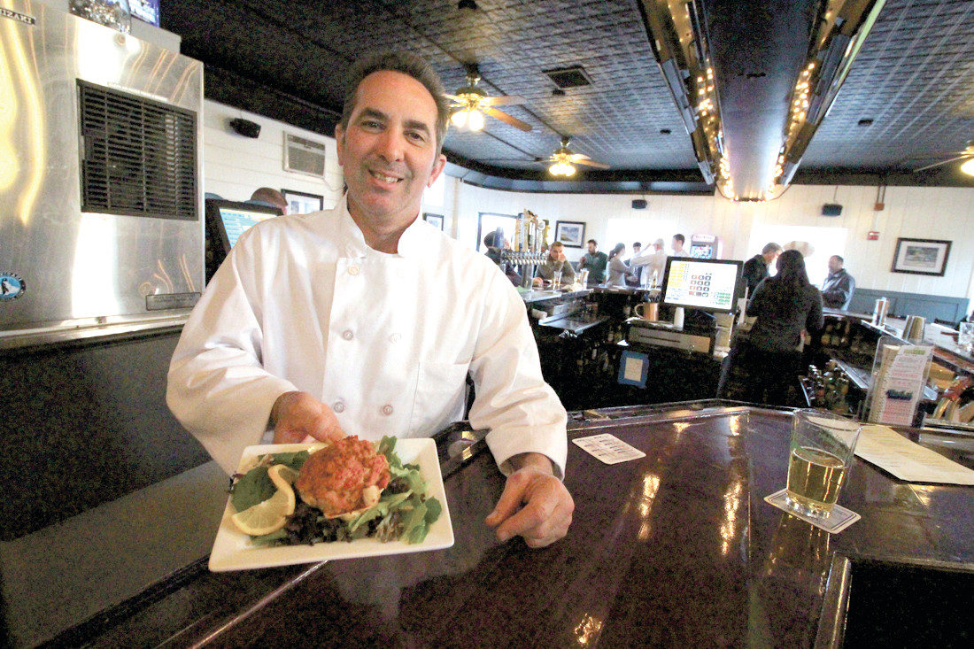 SubFantasyFilm's tweet photo. This #foodiefriday we're highlighting Ted's Stadium Kitchen and Pub! Ted's isn't your usual pub, they serve all your classic pub favorites but with a dash of elegance and an upscale flare. Ted's also prides itself on their fresh ingredients and made from scratch dishes. https://t.co/Cp9hhKlsYd