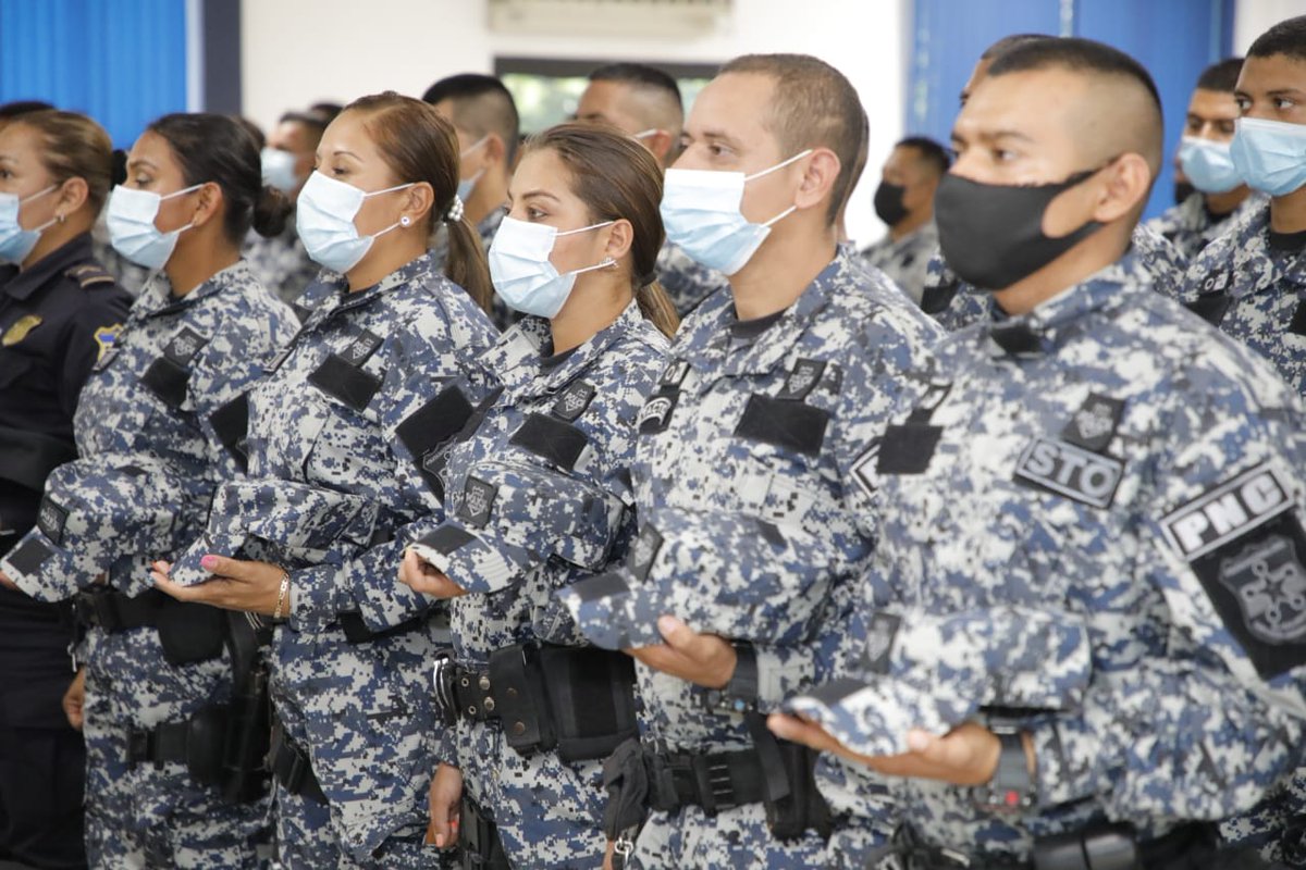 ANSPSV's tweet photo. 74 policías fueron capacitados en el Curso para Instructores sobre Uso Táctico de la Fuerza y Sobrevivencia Policial, impartido por instructores @ITTAonline, con el propósito de brindar herramientas de autodefensa a los miembros de la @PNCSV. https://t.co/yViFkfO6Qg
