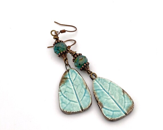 EtsySocial's tweet photo. Mint Green Porcelain Leaf https://t.co/x599eodEw0 via @EtsySocial #EtsySocial https://t.co/zmN4FjhvFR