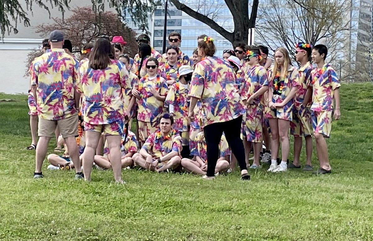 DianaRuggOnTV's tweet photo. Funnest meet of the year! #Sunkissed2022 #themes 🐮 🏴‍☠️ ✅ 🐠 

Thanks for inviting me @teamCLTswim!!! 🏊🏻‍♀️🏊🏼‍♂️ https://t.co/aAgZuBGZoa
