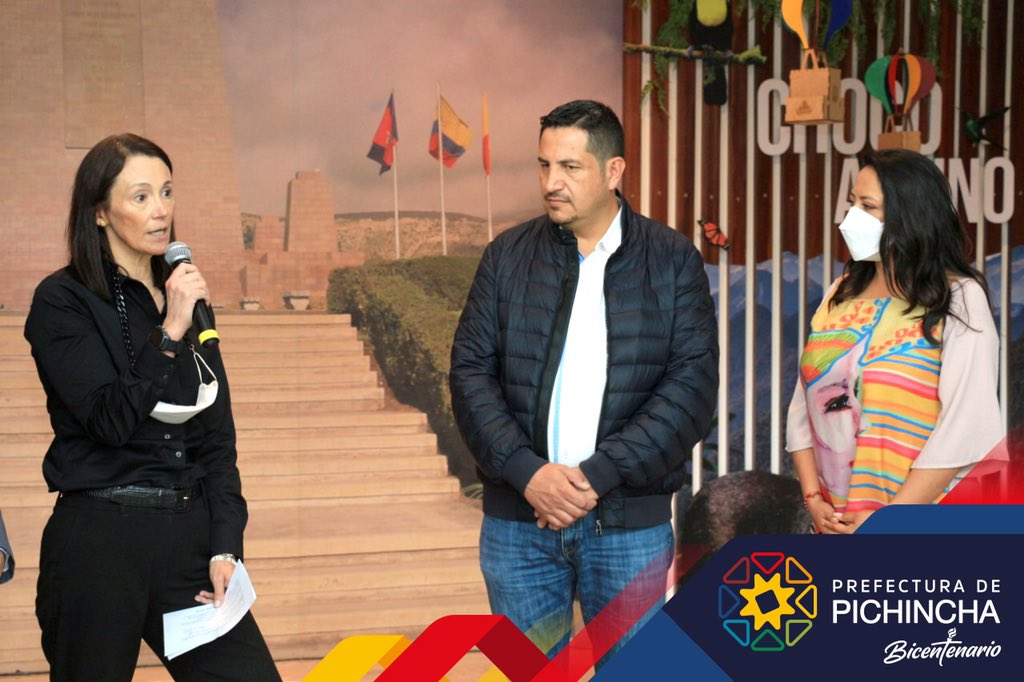 PichinchaGob's tweet photo. La inauguración estuvo a cargo de la prefecta @PaolaPabonC, el viceprefecto @AlexTonello5 y la gerente de asuntos corporativos de #DKManagement, Cristina Moshenek. Asistieron el gerente de @mitadmundo, Jorge Carrera, autoridades de @CongopeEcuador, @AeropuertoUIO y emprendedores. https://t.co/IMwTfI8mzi