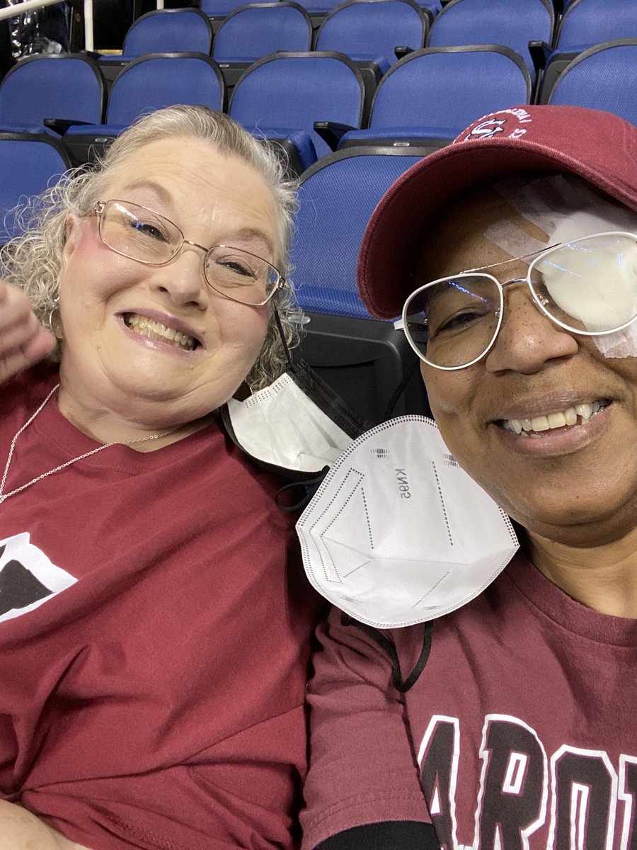 RevWanda's tweet photo. #Sweet16 https://t.co/Vps3qYiTNb
