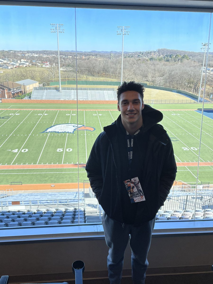hunterdelaney24's tweet photo. Very blessed to say I’m committed to Carson Newman! I want to thank God, Family, and coaches that has helped me to get where I’m at today!! Go Eagles 🦅 🔵🟠 @Mike_Clowney @MoWestTrojanFB https://t.co/XctWpKTuru