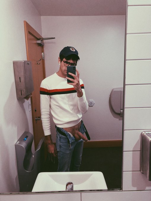 Hung. Over. https://t.co/fE8wC2i2h8