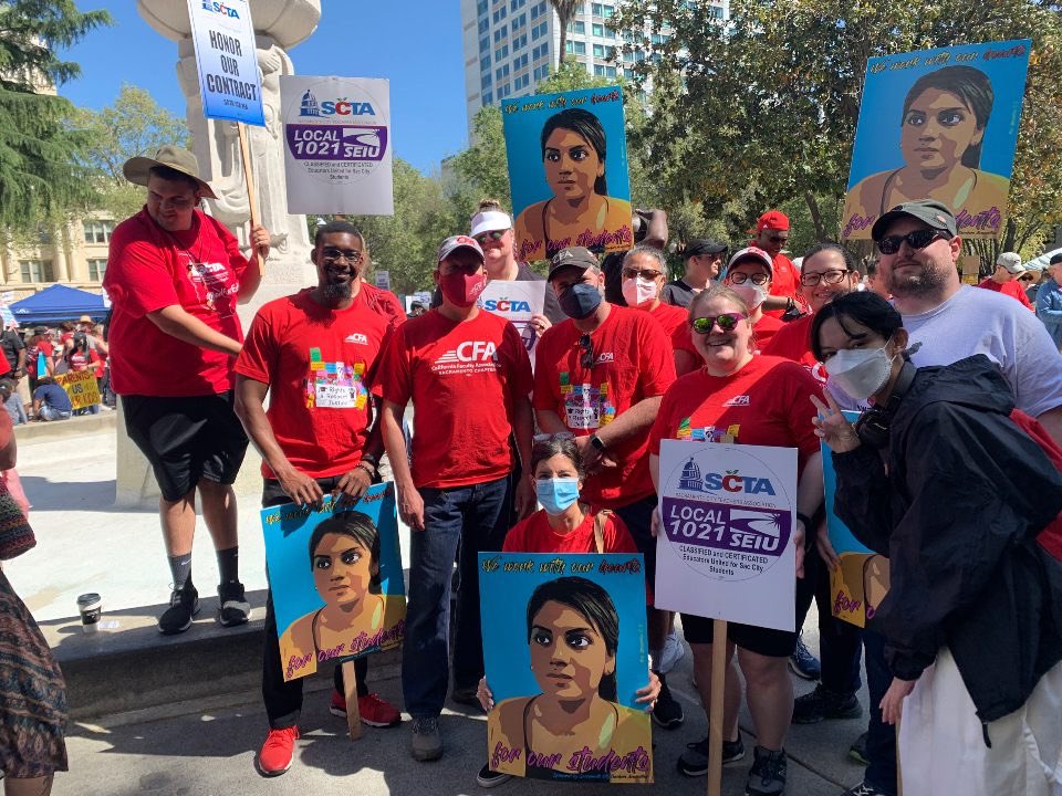 Capitol Chapter members turned out for todays rally to support <a href="/SacTeachers/">Sac Teachers</a> &amp; <a href="/seiu1021/">SEIU 1021</a> #saccitysolidarity #SCTA4Students