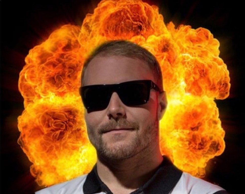 Nandan997's tweet photo. Leaked: 
Valtteri Bottas photo shoot pic at Saudi Arabian GP 
#SaudiArabianGP #Bottas #Formula1 #Jeddah https://t.co/VWMQ8eBr0J