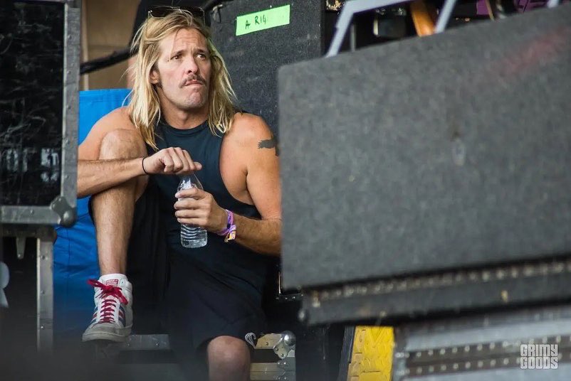 grimygoods's tweet photo. Heavy hearts this evening. Rest in beautiful peace, Taylor Hawkins. You brought endless joy to so many. https://t.co/gEXsJgd3RA
