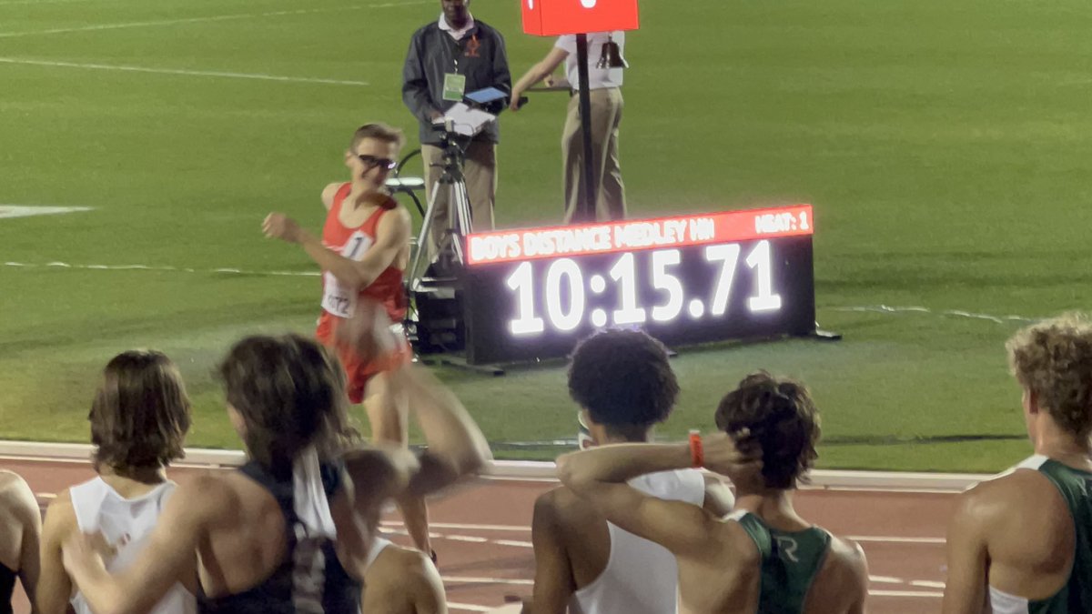 GrapevineXC's tweet photo. The Grapevine DMR squad of Josue Granados (3:08), Dylan Hohenberger (53), Trey Leathers (2:01), and Walker St John (4:13) win the Boys’ Distance Medley Relay at the 2022 Texas Relays.  They demolish the previous school record (10:39.77) with a 10:15.48 and a US #1 https://t.co/QzDeRiHEHA