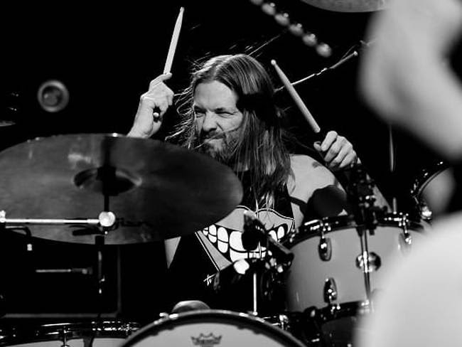 liveforever91's tweet photo. #taylorhawkins #everlong https://t.co/NBDFy4QhOi
