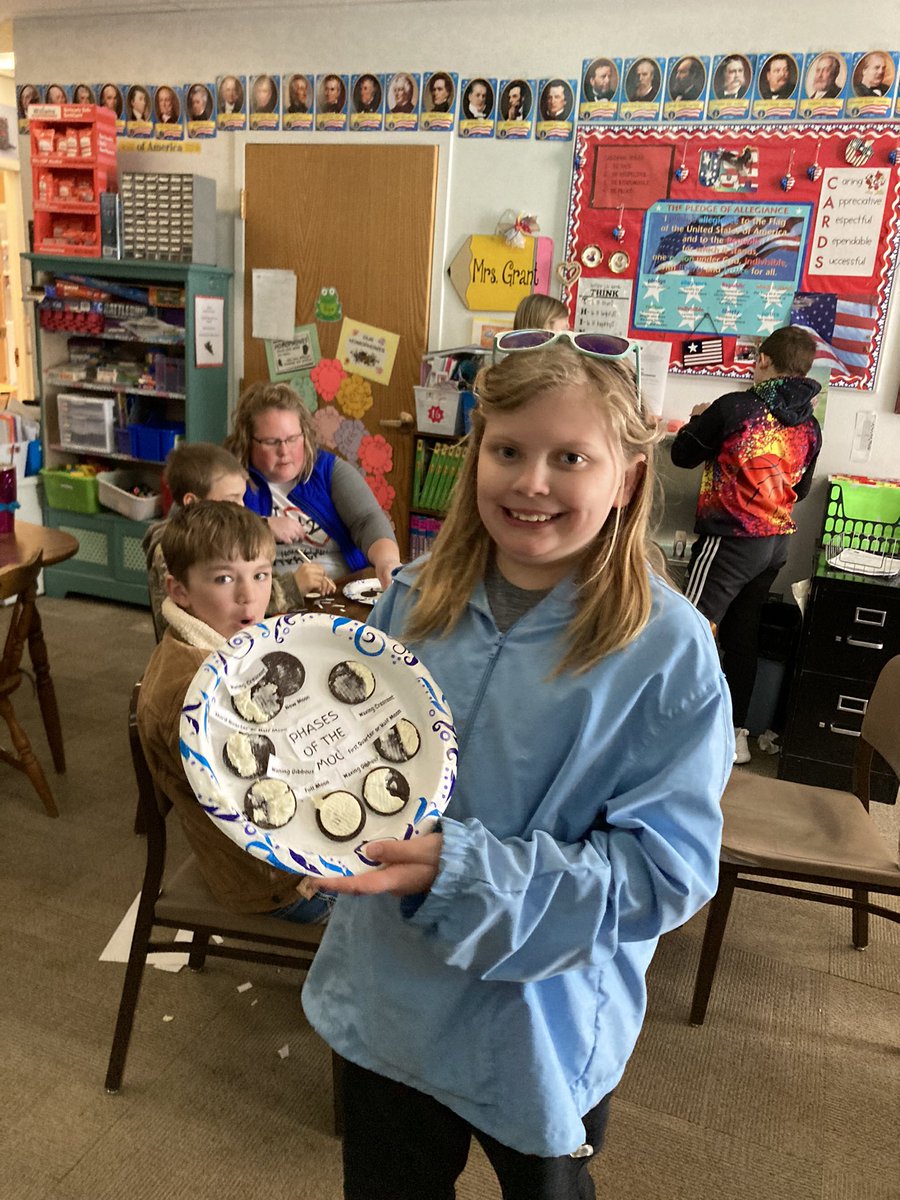 DeedsGrant's tweet photo. Space science this week. Comets and moon phases. #GoCardsNation https://t.co/u2wS1QpWA7