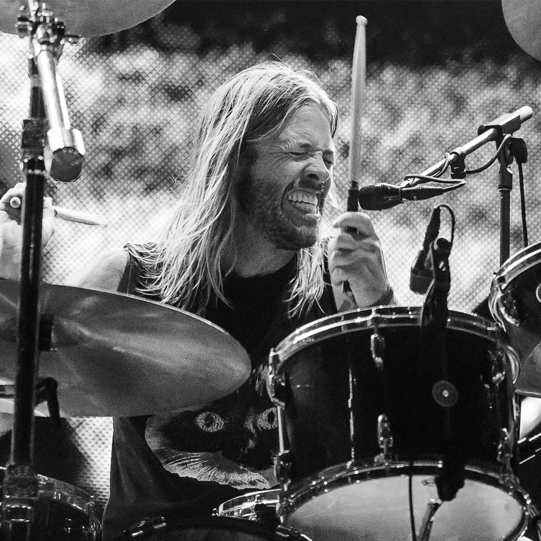 TabernacleATL's tweet photo. We lost one of rock music’s greatest drummers. Our hearts go out to his family, the band, and fans around the world as we all mourn this heartbreaking loss. RIP Foo Fighters' Taylor Hawkins. https://t.co/A8l0yPgJVp