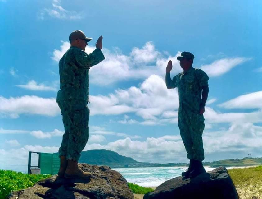 mikecavaggioni's tweet photo. Congrats Chief Bong on your Reenlistment. Thank you for allowing me the honor of being your reenlisting officer.
#military #navy #militaryfreshnetwork #militaryfresh #navyfresh #reenlistment #gonavy https://t.co/ZcoX1QPBIc
