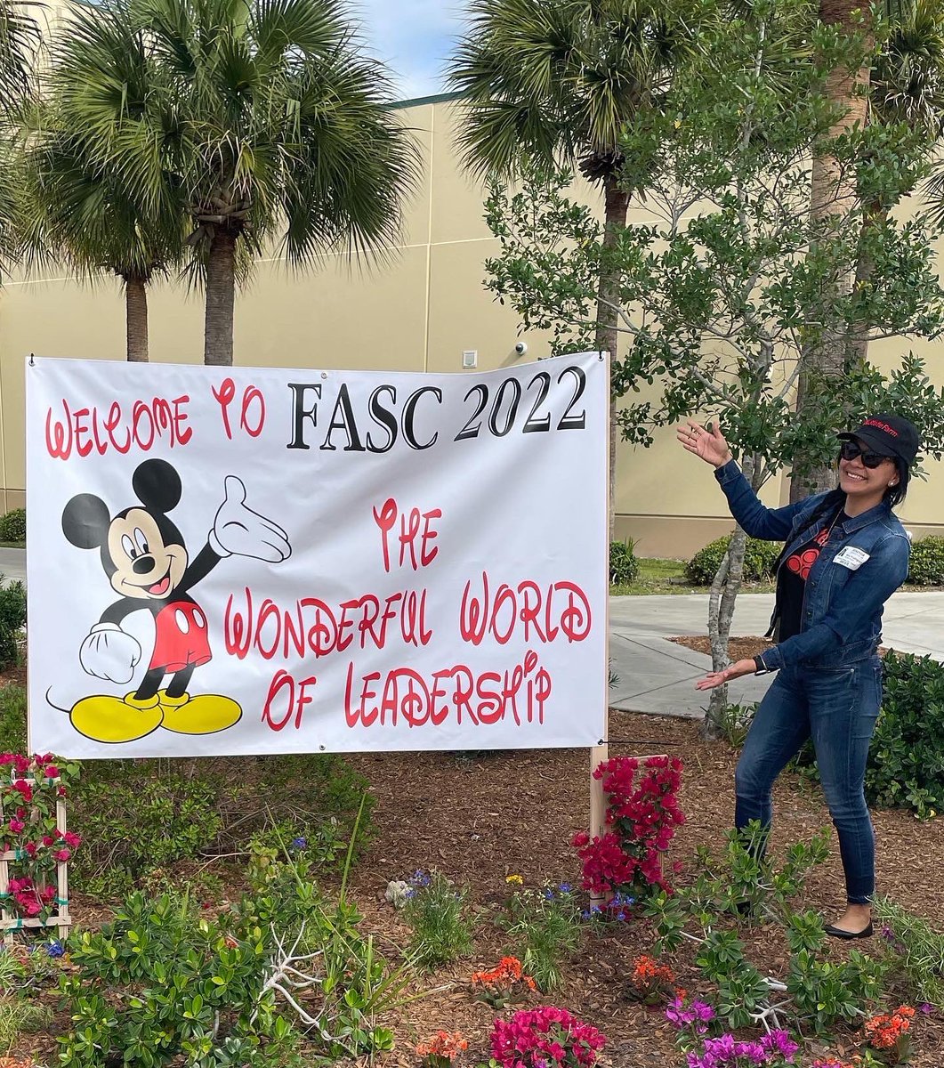 NoraSFAgent's tweet photo. What a privilege to be a part of State Farm and the FASC โWonderful World of Leaders Conferenceโ today at @PalmettoRidgeHS! #GoodNeighbor #FASC2022
Thank you to Cara Filler- The Drive to Save Lives for inspiring students in our community! #DriveToSaveLives @JoseSotoSF https://t.co/rHy8j2c697