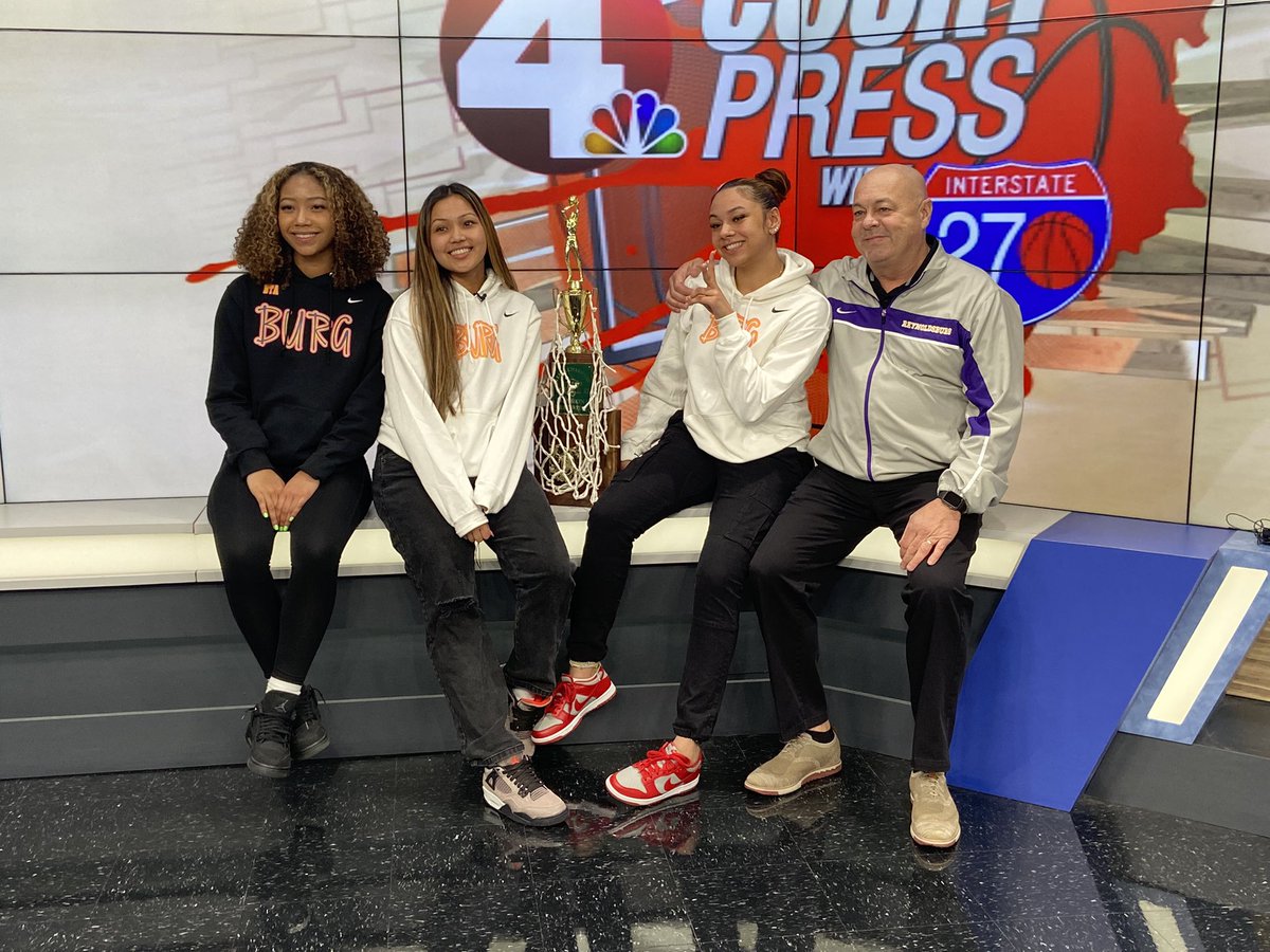 ZachFleer270's tweet photo. Make sure to watch 4 Court Press with @270Hoops tonight for an exclusive State Champions segment with @ReynoldsburgGBB and @PCTigersHoops 🔥🏆 https://t.co/AxO7pujjJA