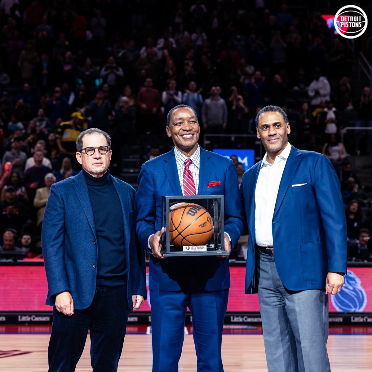 DetroitPistons's tweet photo. 🏆1️⃣1️⃣🐐☝️🏆 https://t.co/7NGI9XcwEI