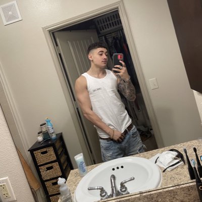 anddresj's tweet photo. #NuevaFotoDePerfil https://t.co/z1H4VidrYS