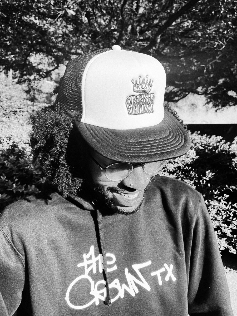 TheCrownTX's tweet photo. 🚨 New Merch Alert 🚨 

Hats &amp; Hoodies https://t.co/STTMEZVgGf
