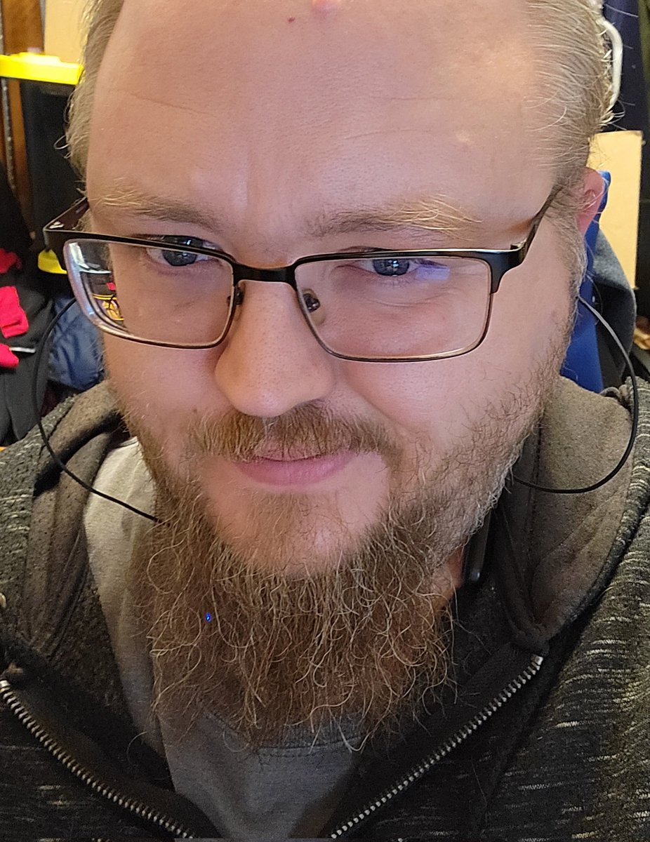 joeledgington's tweet photo. @Witch_N_Wizard My name is Joel, I am a software architect at a Fortune 500 company, and in my spare time, I like to build terrain for my D&amp;D campaigns.  I built the boat in these pictures from scratch! https://t.co/gES0qOiCcm