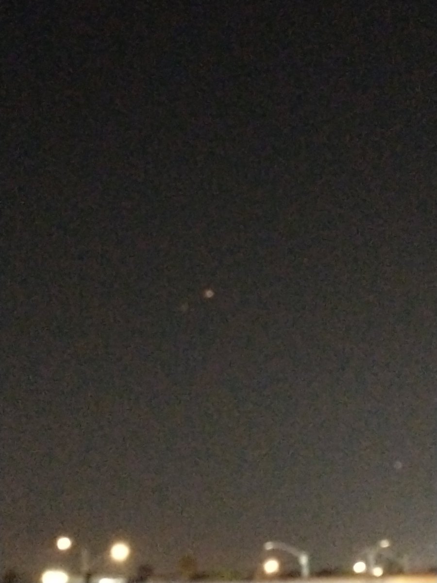 #UFO #REALITY #spooky
#psychosis #paranormal
Check out these pics. Tell me what you see, tell me is it psychosis or did I see what I saw. This will shock you.