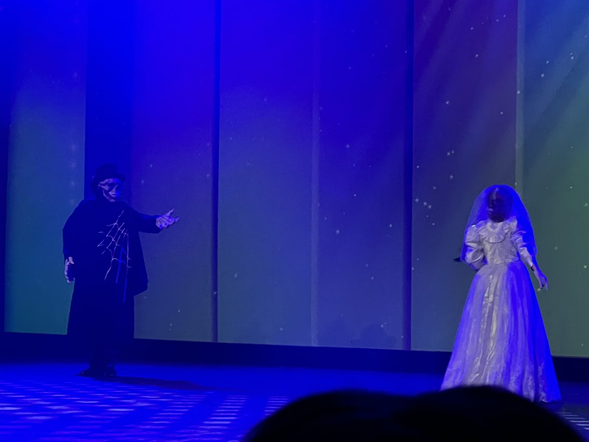 thedlpgeek's tweet photo. I may not be old enough to have actually seen C’est Magique in its original run, but my gosh that show has somehow unlocked so many nostalgic memories for me. It really was superb. #APNight #30YODLP #DLPlive https://t.co/7Ba0fgPyOv