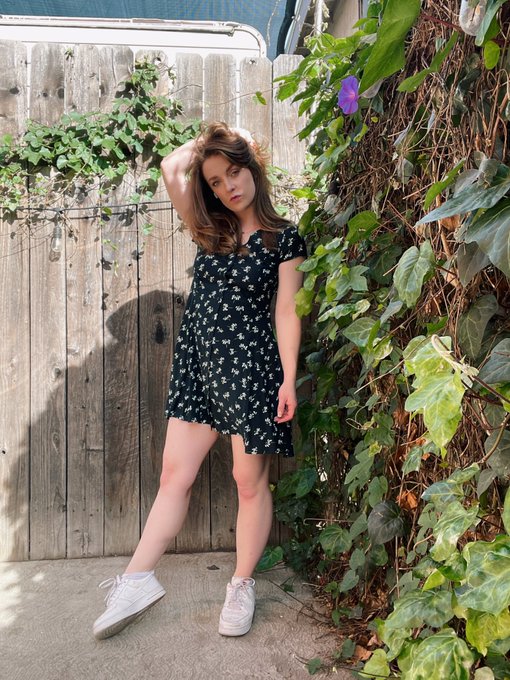 (s)undress season ☀️ https://t.co/i3Fu72g1nQ https://t.co/1R4FgQI2MV