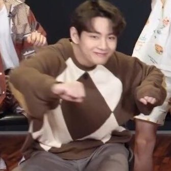 vanteficient's tweet photo. taehyung can do both:

cute as hell             what the hell https://t.co/yVmKLsRQiv