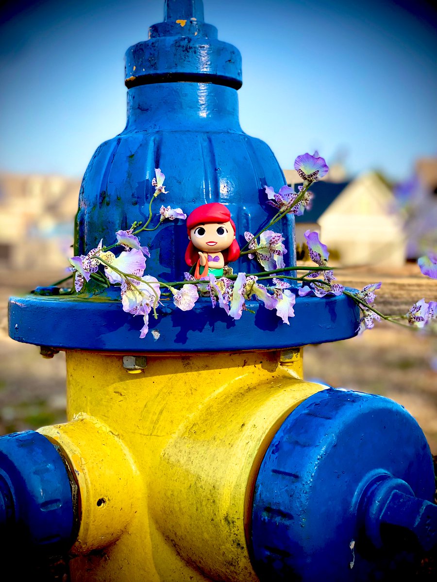 AUKathy2418's tweet photo. @LongboxCrusade @yardsaleartist She may be late, but she is lookin “🔥hot🔥” in these Mission 03 photos. Luckily she found a fire hydrant to cool herself down.
(Once again she couldn’t decide on her favorite)
#agentariel
#AgentsOfLBC #longboxcrusade https://t.co/cRencU9U3a