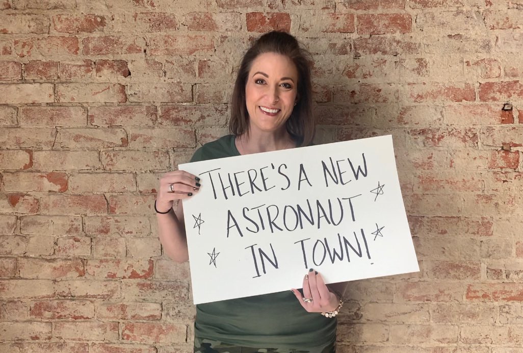idea_creative1's tweet photo. Let’s catch you up..
🚀 new strategist Susan
🥃 likes whiskey
🍫 don’t steal her Snickers
🏀 not a Zag fan
#twitterabsent #Recap #ideacreative https://t.co/ajPYgYsksA