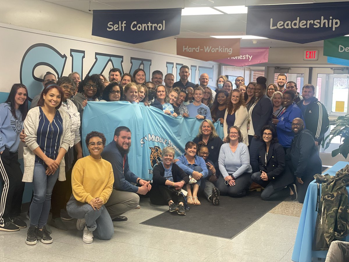 Skyline honors Dr. Newton and spreads it’s love and support to Warner on Blue and White Day! <a href="/SkylineJags/">Skyline Middle School</a> <a href="/taylorsgreen/">Taylor Green</a> <a href="/RedClaySchools/">Red Clay Consolidated School District</a>