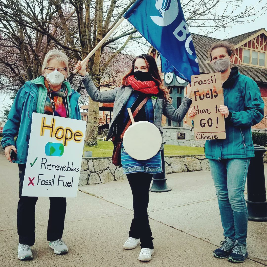 At #ClimateStrike w/<a href="/bctf/">BC Teachers’ Federation</a> teachers, feeling hope &amp; despair in equal measure  yet inescapably committed &amp; morally obliged to #ActOnClimate. Thank you to everyone doing #climate work. There still so much to do &amp; so little time, but countless reasons to continue.♥️🌍 <a href="/fff_vancouver/">Fridays For Future Vancouver</a>