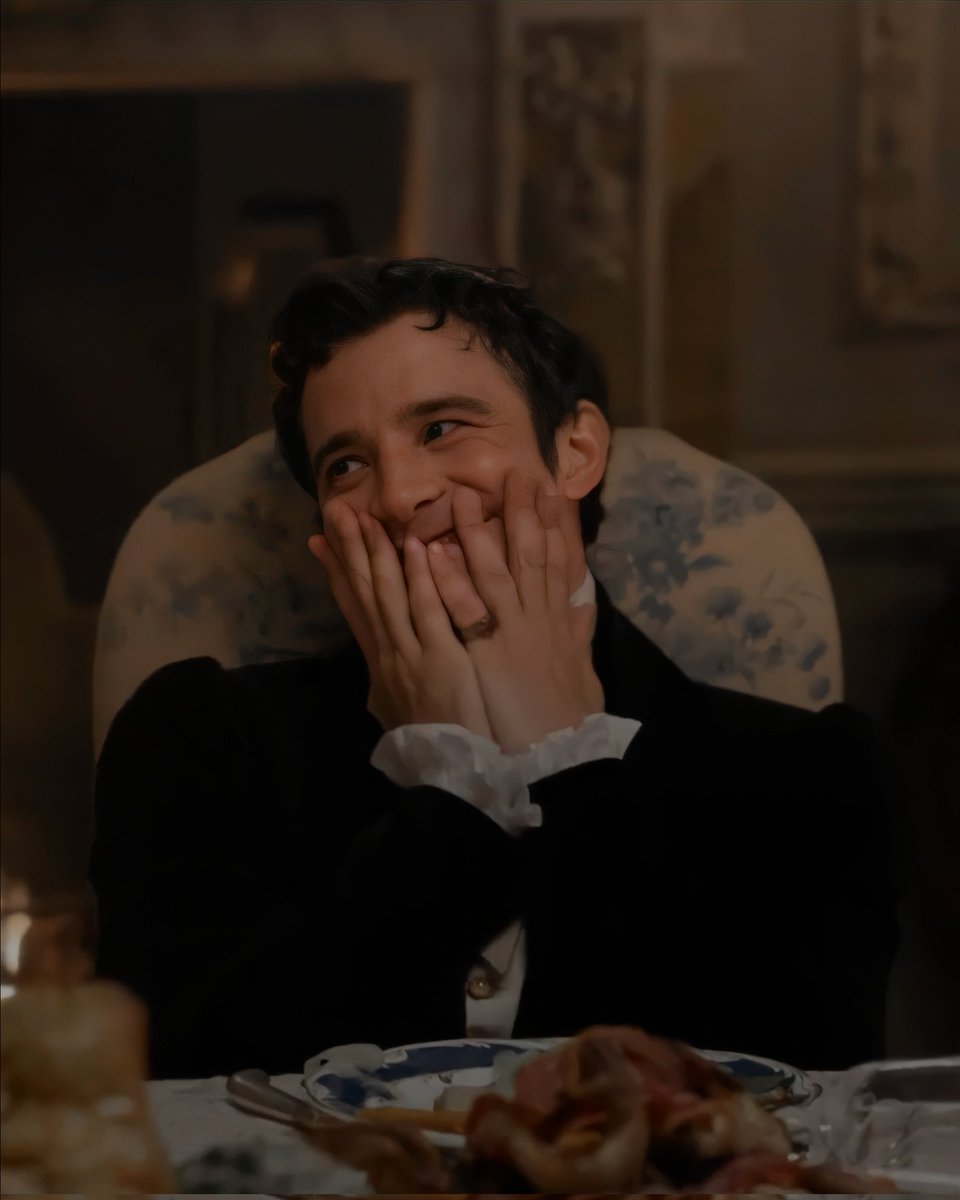 Fanflow10's tweet photo. Por cierto la escena de Benedict y el té estuvo 10/10 jajajaja cómo no amarlo 😂 #Bridgerton https://t.co/BTiO9DIOlP