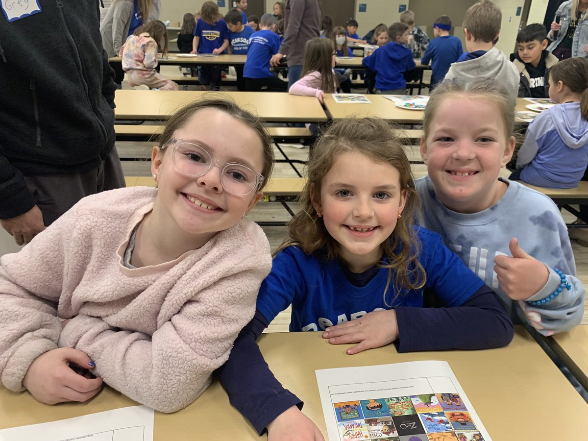ms_sexton_'s tweet photo. Books and Bingo! 💙🧡📚 https://t.co/Hd1BC3xgD7