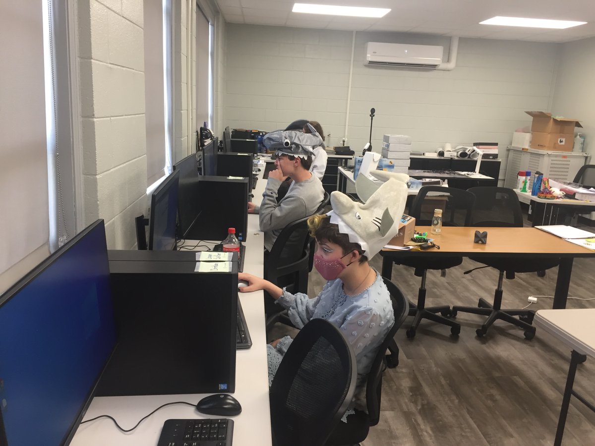 HcpsLearning's tweet image. All 3 #CA Cybersecurity teams did a great job in #RUSecure CTF Qualifying Round! Cyber Pirates are headed to the final round!! We are so proud of all of these students! Yes, the hats were worn during our Wireshark activities. 😀