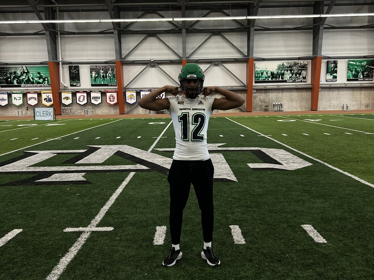Joe_Randle12's tweet photo. Had a great time @UNDfootball today! Thank you to Coach Kostich and @BubbaSchweigert for having me! https://t.co/0rIXMqHZuL