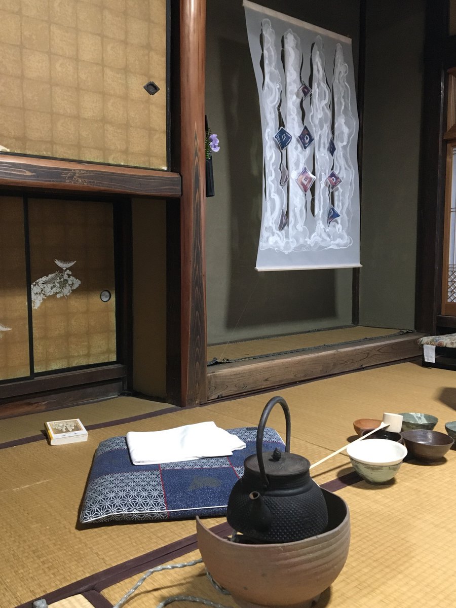 kanegasakiart's tweet photo. 本日の11時より、生活者工房主催のお茶の時間が始まります。床の間には、卒業記念展に特別出展いただいている城山萌々さんの作品も展示されています。あわせてお楽しみください。

#金ケ崎芸術大学校
#生活者工房 https://t.co/if2mU6noon