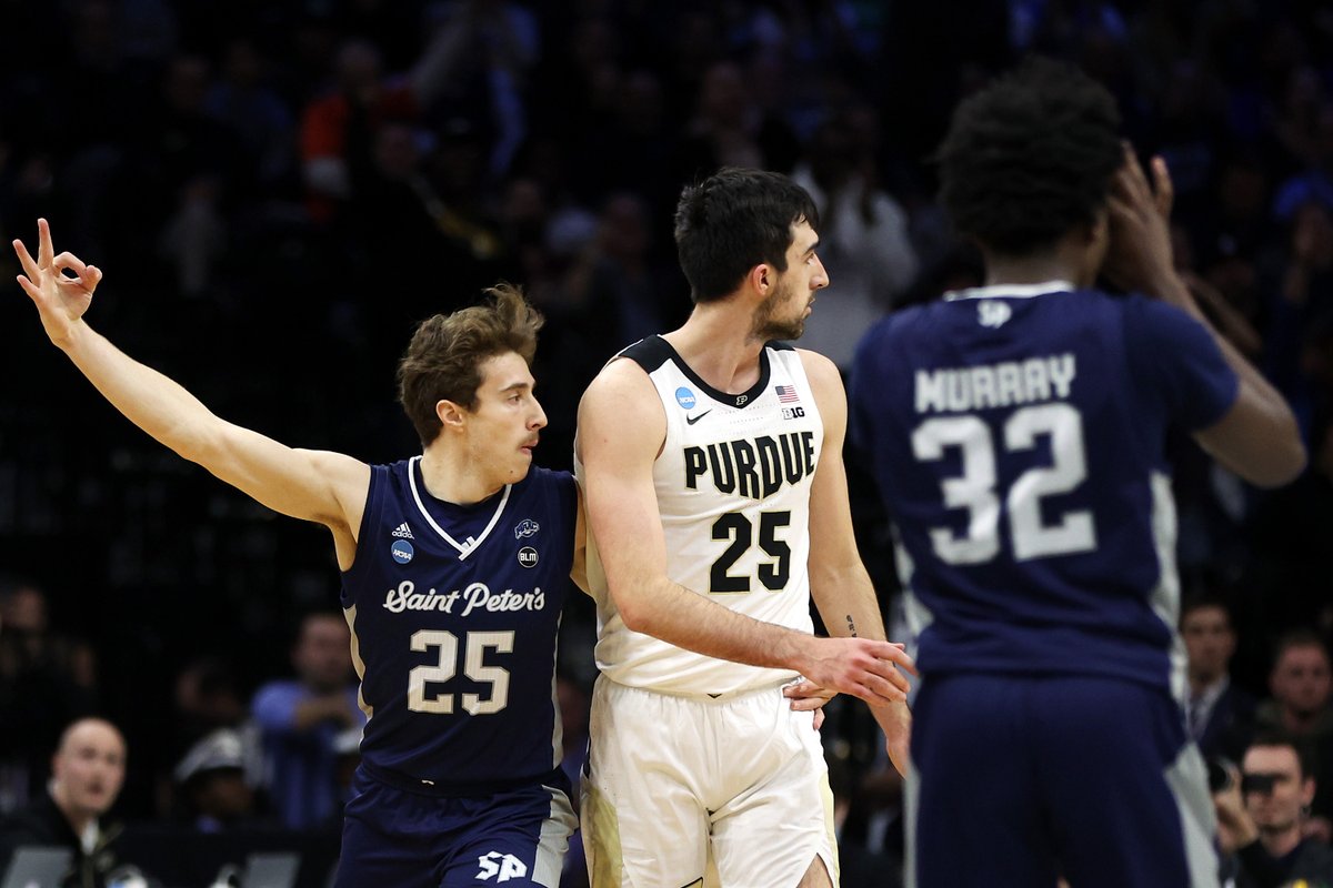 ESPNInsights's tweet photo. Saint Peter's becomes the first team seeded 13 or higher to advance to the Elite Eight after defeating 3 seed Purdue 67-64.

Happy National Peacock Day! https://t.co/wOFHdAJgI8