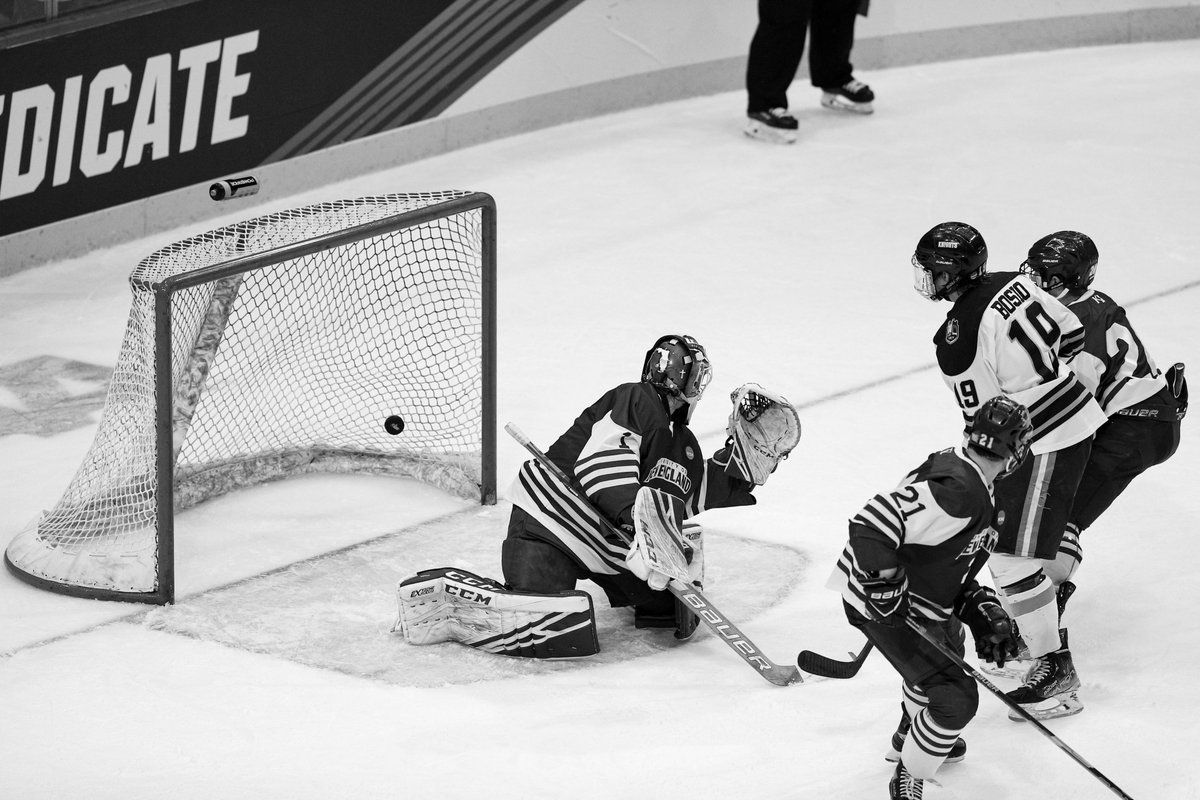 NorthStStudios's tweet photo. GENESEO WINS 8-3 TO ADVANCE TO NATIONAL CHAMPIONSHIP GAME!

#d3hky #collegehockey https://t.co/6Qrvkh7xCp