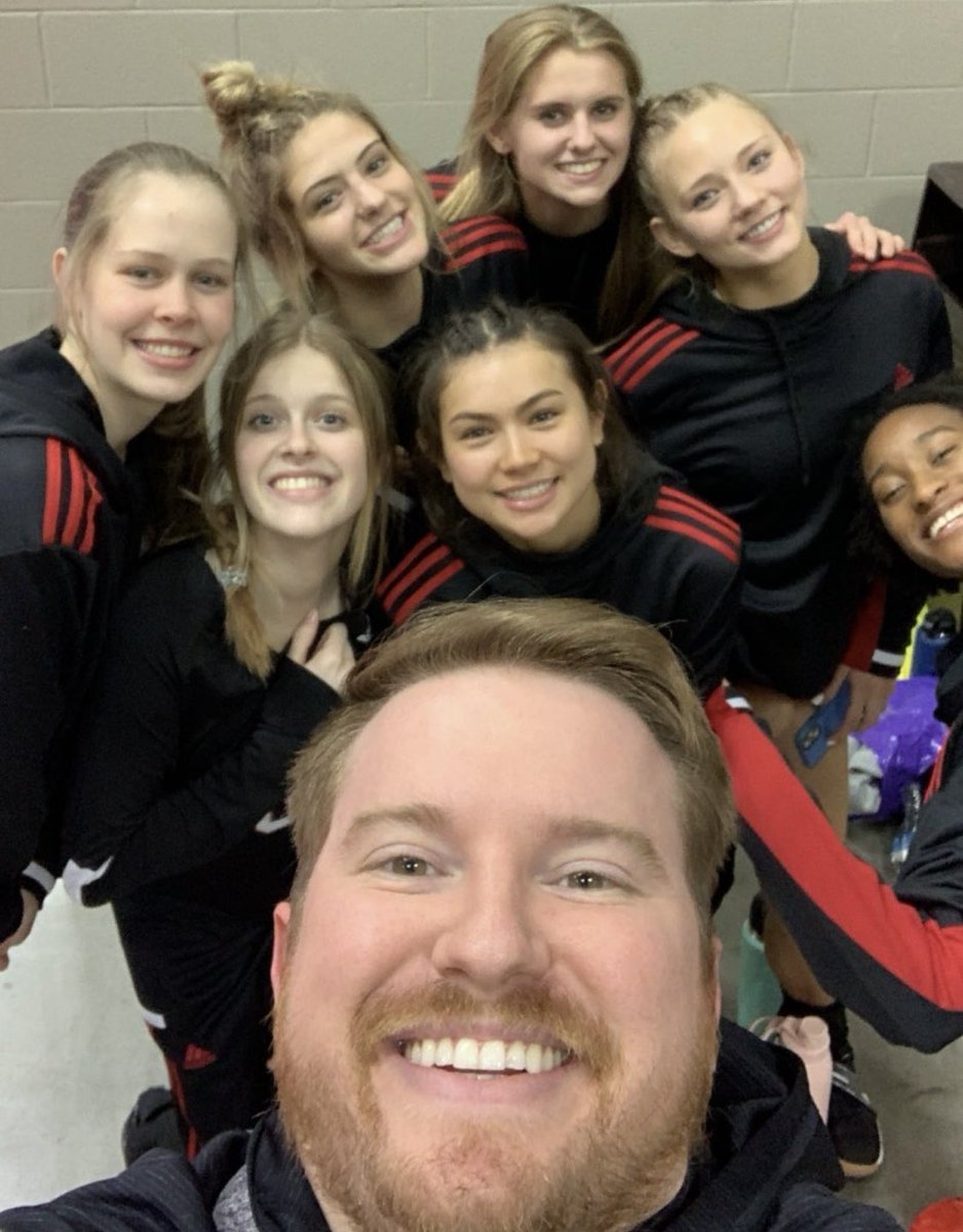gabriellexbrew's tweet photo. Had a great first day at MEQ, started off 1st in our pool and went 3-0 to keep our place! Excited for tomorrow!

@NCSA_Volleyball @SkyHighVB @ButlerVB @UIC_Volleyball @EmoryVolleyball @UCSCWVB @WASHUVolleyball @ucavball @DenisonVB https://t.co/5jpS6URubx